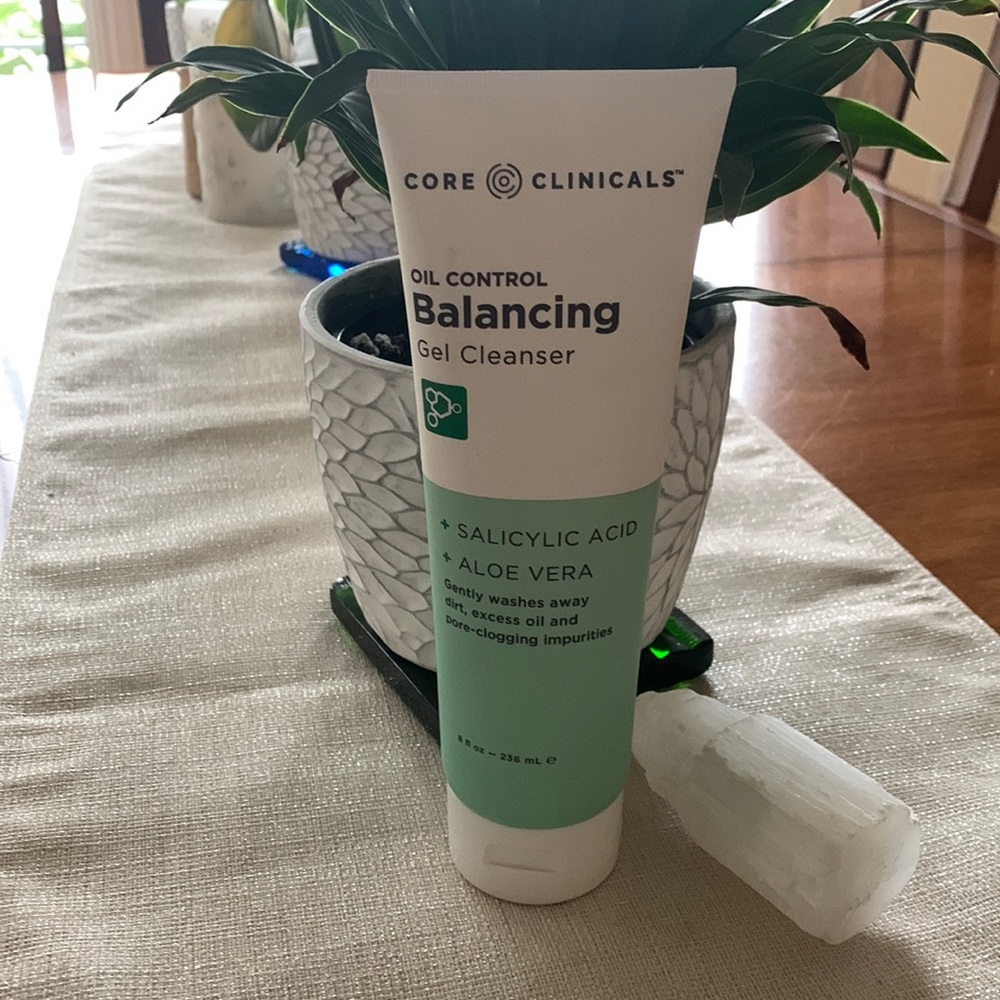 Core Clinicals Face Cleanser 8 oz Oil Control Balancing Gel Aloe Vera Full Size